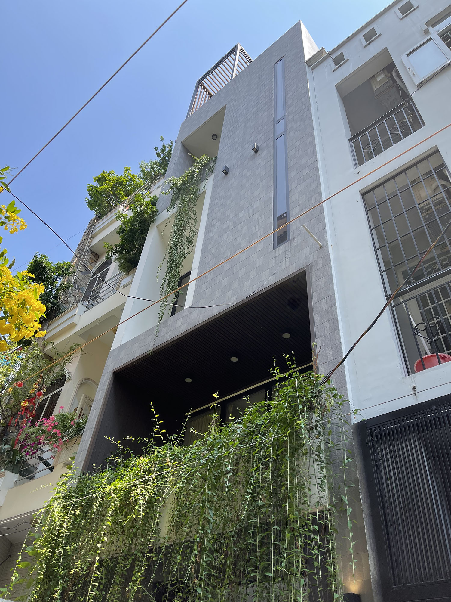 KTS Singapore TK 3lầu nthất ccấp có thang máy hẻm ôtô Nguyễn Công Hoan giáp PXLong-thu nhập 42tr/th